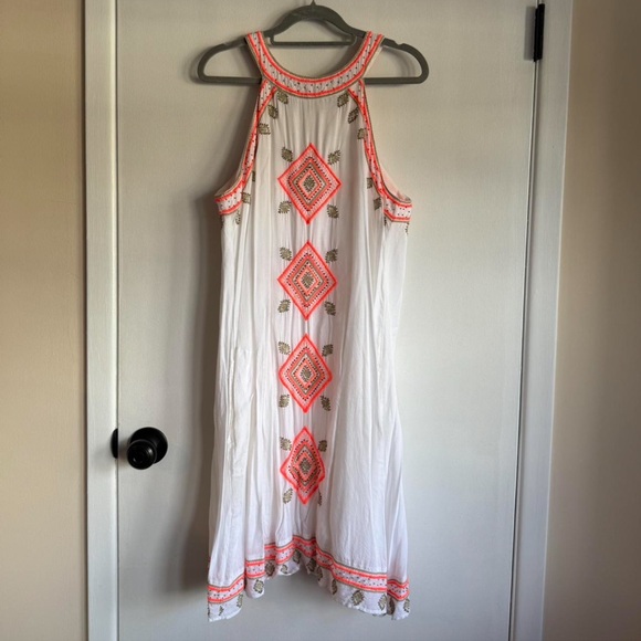 White and Pink Sleeveless Dress - Picture 4 of 8